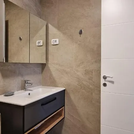 2 - 100 M From Sea Apartment *